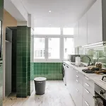 Sabarros - 2 Bedrooms In Alvalade