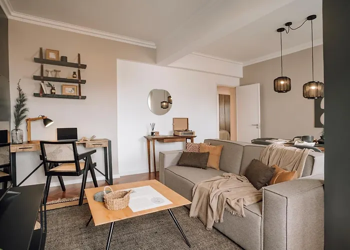 Sabarros - 2 Bedrooms In Alvalade Lägenhet