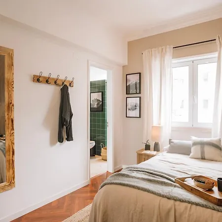 Daire Sabarros - 2 Bedrooms In Alvalade *