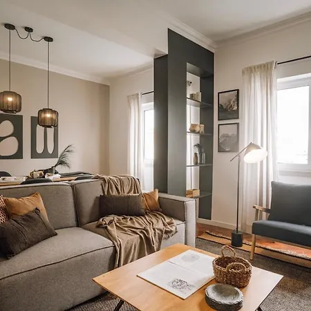 Sabarros - 2 Bedrooms In Alvalade Apartment Lissabon