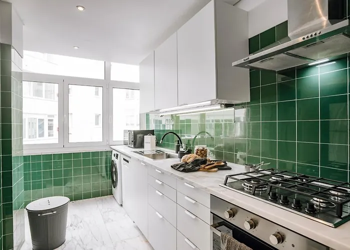 Sabarros - 2 Bedrooms In Alvalade דירה