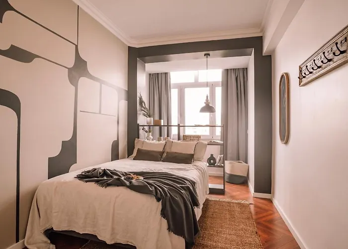 Sabarros - 2 Bedrooms In Alvalade דירה ליסבון