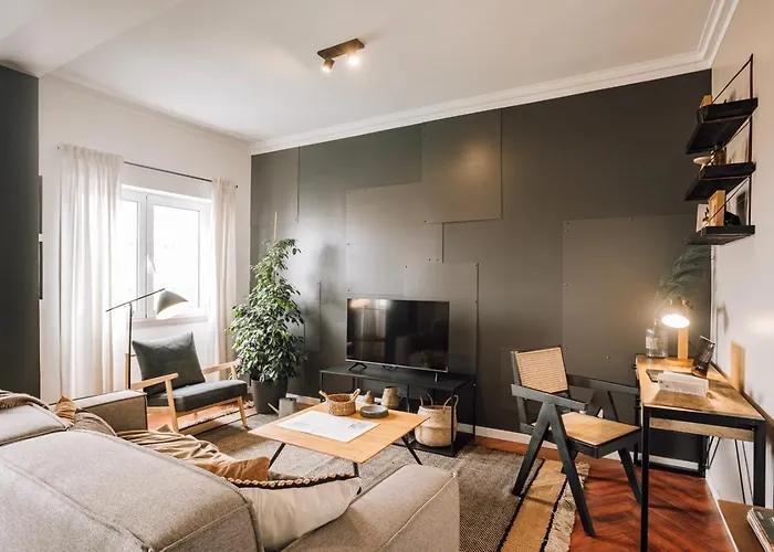 Sabarros - 2 Bedrooms In Alvalade *