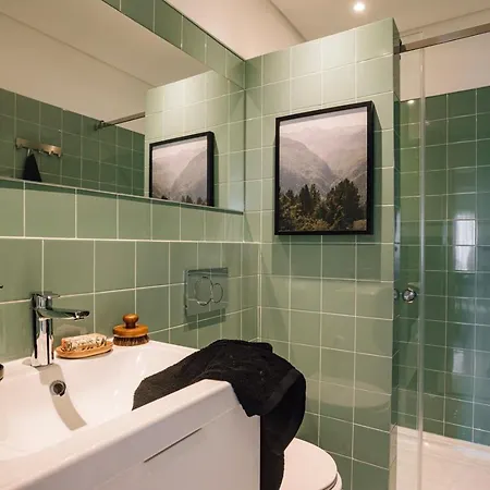 Sabarros - 2 Bedrooms In Alvalade Appartement *