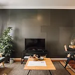 Sabarros - 2 Bedrooms In Alvalade Apartamento *